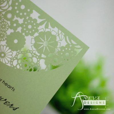 Boho Flowers Circle Top Wedding Invitation - detail